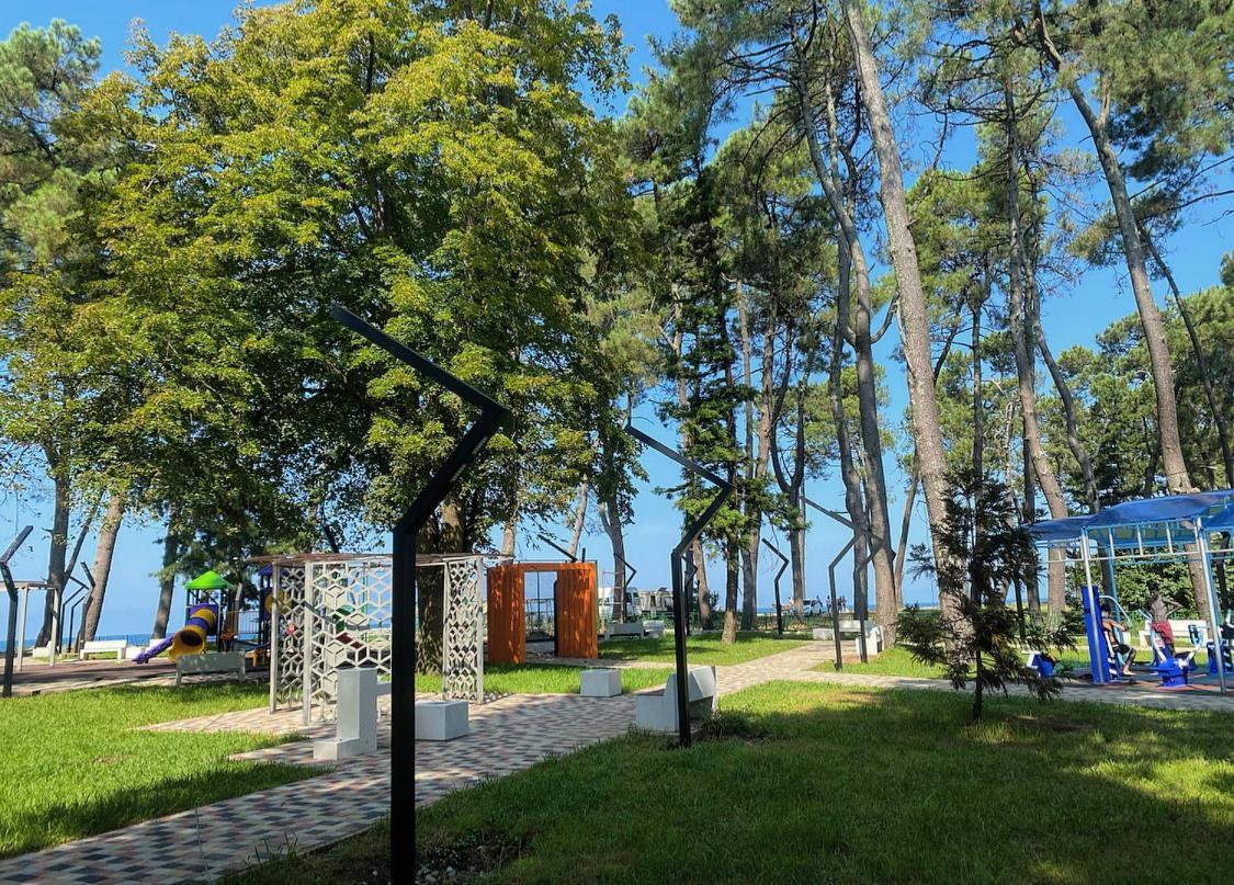 Guest House Kobuleti On Aghmashenebeli Ngoại thất bức ảnh