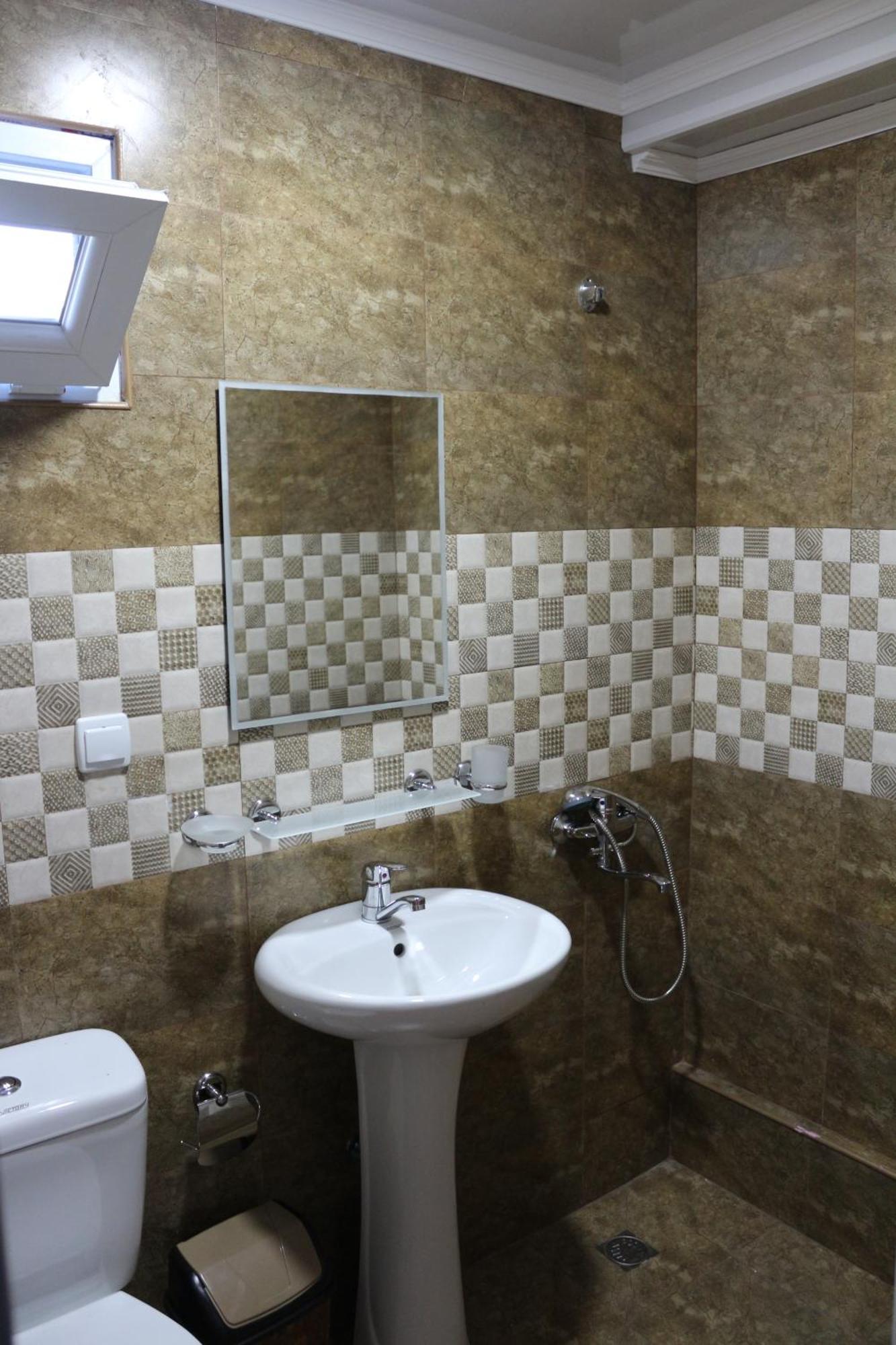 Guest House Kobuleti On Aghmashenebeli Ngoại thất bức ảnh