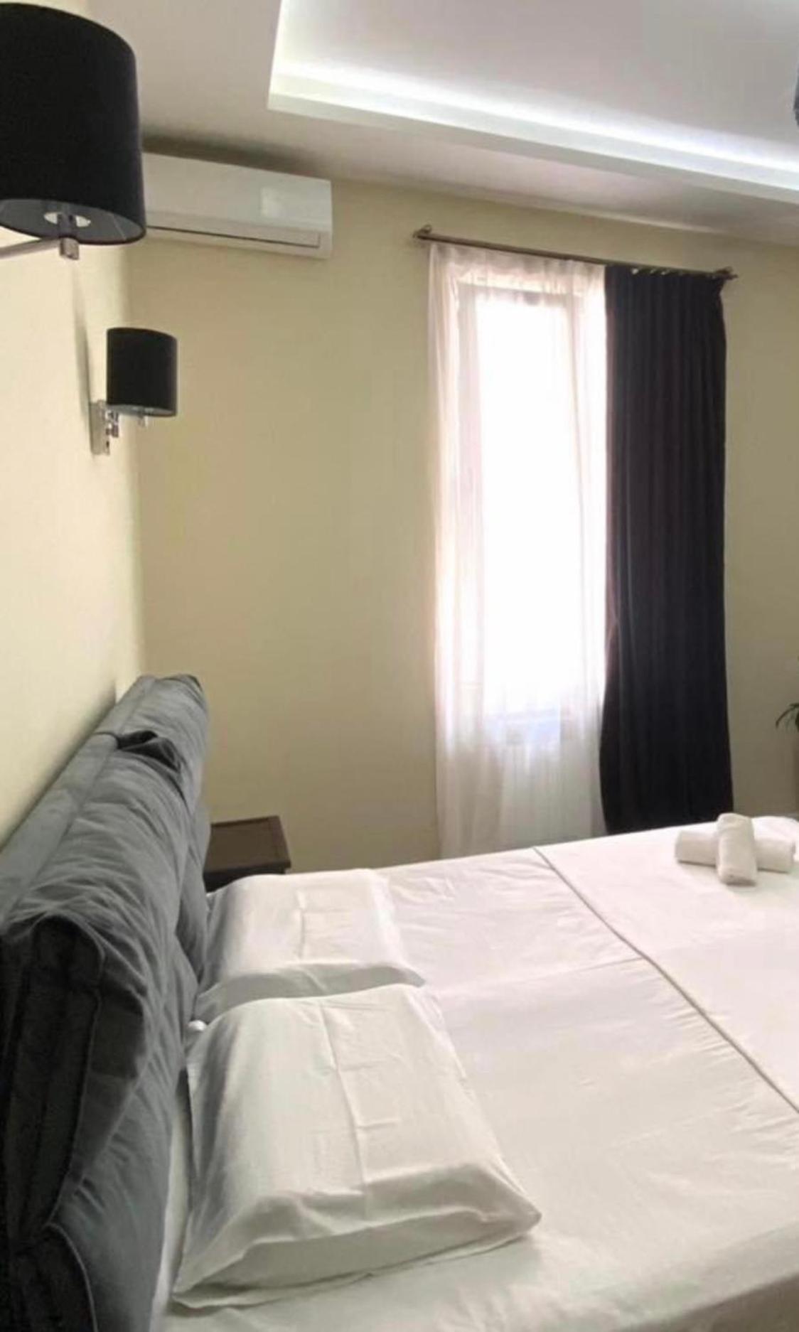 Guest House Kobuleti On Aghmashenebeli Ngoại thất bức ảnh