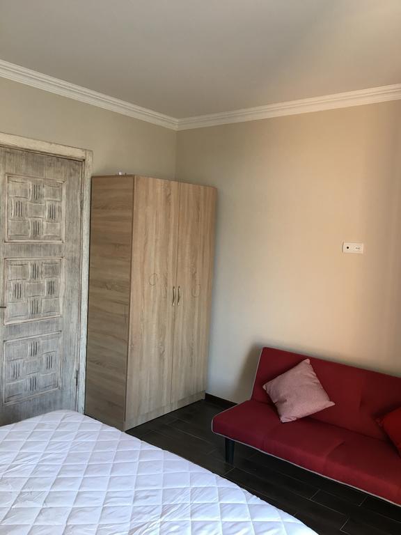 Guest House Kobuleti On Aghmashenebeli Ngoại thất bức ảnh