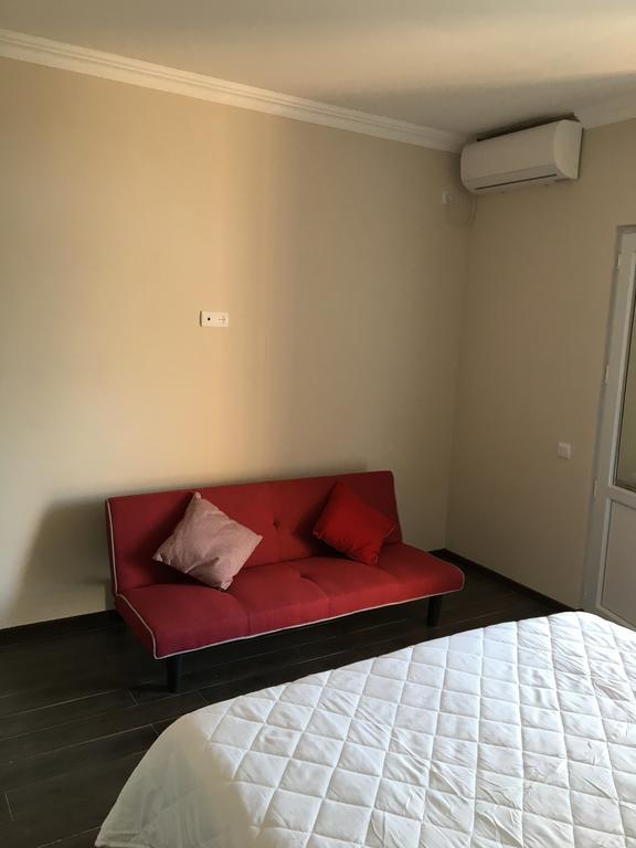 Guest House Kobuleti On Aghmashenebeli Ngoại thất bức ảnh