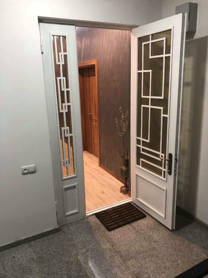 Guest House Kobuleti On Aghmashenebeli Ngoại thất bức ảnh