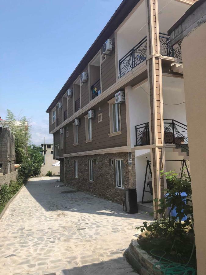 Guest House Kobuleti On Aghmashenebeli Ngoại thất bức ảnh