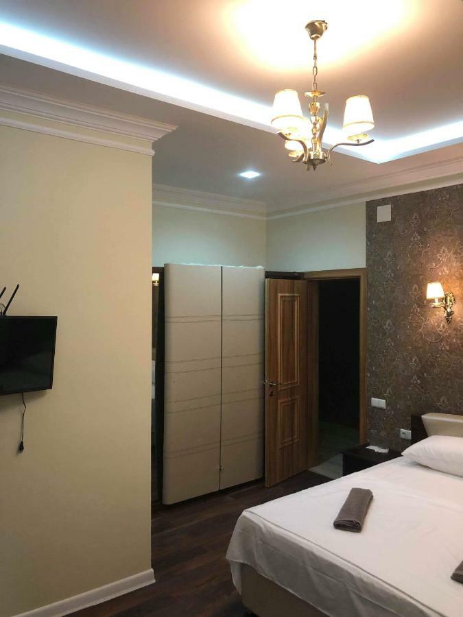 Guest House Kobuleti On Aghmashenebeli Ngoại thất bức ảnh